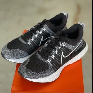 Nike React Infinity Run Flyknit 2 - BNIB - Black/White